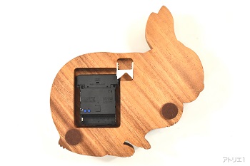 うさぎの掛け時計|木婚式の記念の掛け時計はアトリエ1