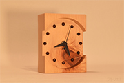 木曽檜の置き時計