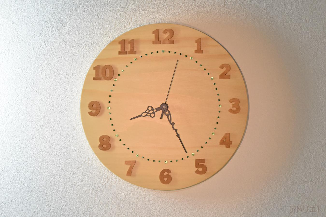 銀杏の木の掛け時計5 手作りの木の時計はアトリエ1