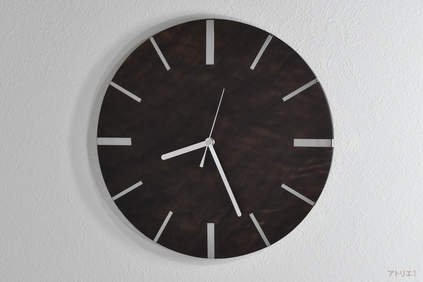 ブラックウオルナットの大きな掛け時計 電波時計 手作りの木の時計はアトリエ1