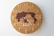 世界地図のある掛け時計