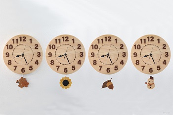 四季を楽しむ檜の振り子時計|四季を楽しめる振り子時計はアトリエ１